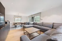 Villa Amelie -- Modern Villa @ the Beach w. Garden Hotel a Oostduinkerke