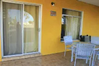 PRIVATE, COMFORTABLE & SPACIOUS! NEAR THE  MARINA, BEACHES & DOWNTOWN! CONDO 302