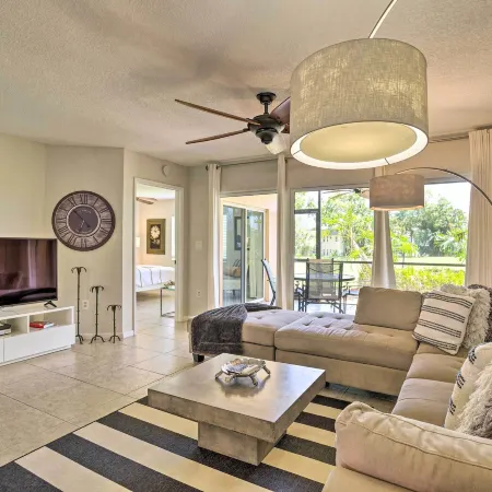 Jupiter Condo w/ Pool Access, Walk to Beach!