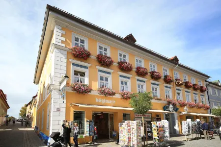 Hotel Post Murnau Отели в г. Оберхаузен