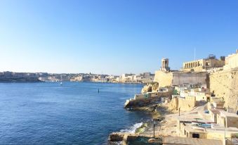 Historic Valletta Private Houses - Housity