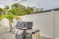 3 Mi to Beach: Modern Retreat in Largo!