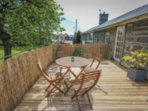 Treetops Flat Hotels in Porthmadog