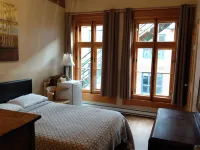 Auberge l'Intendant - โฮมสเตย์