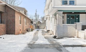 Adorable Broad Ripple Duplex