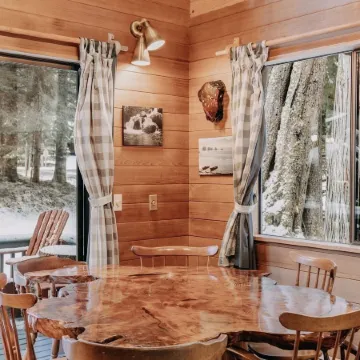 53Mbr - Hot Tub - Wi-fi - Sleeps 6 1 Bedroom Home by RedAwning