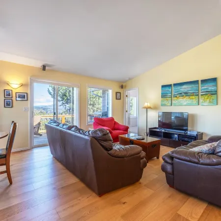 River Ranch 2 Bedroom Home by RedAwning