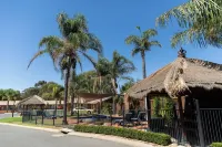 Tea House Motor Inn