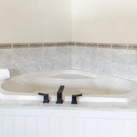Sara Placid Inn & Suites