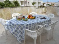 Charming Holiday Home Near the Beach with A Terrace, Pets - Parkplatz