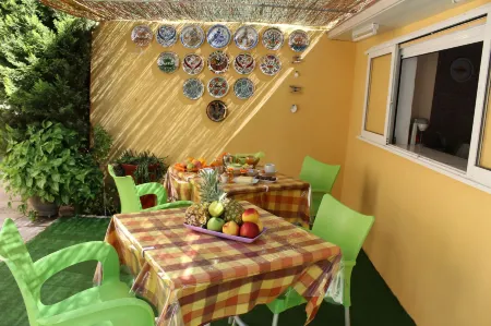 Georgia Old Town Apartments Отели рядом с достопримечательностью «Anthony Quinn Bay»