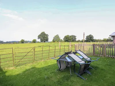 The Shires at Bickerscourt Hotels near Haystacks Play Barn