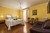 Hotel Chateau de l'Argoat Hotels in Plateau Mont Royal