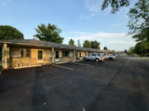 Holiday Motel Hotels in Orillia