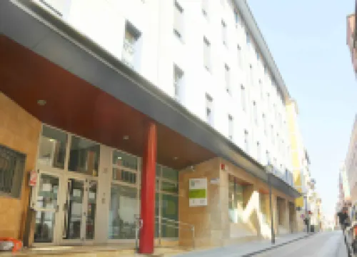 เรสซิเดนเซีย ยูนิเวอร์ซิทาเรีย เรซา บลาส เด โอเตโร