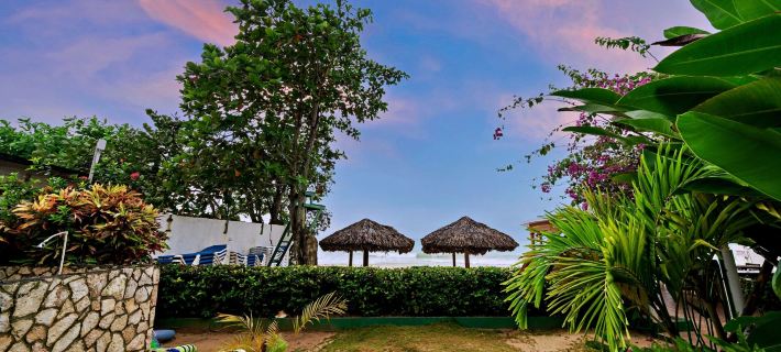 Beach House Condos, Negril Hotels in Negril