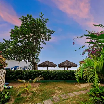 Beach House Condos, Negril