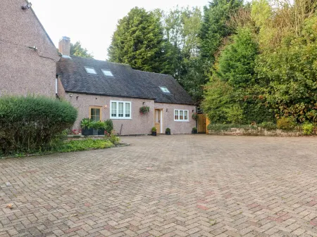 Farley Cottage II Отели рядом с достопримечательностью «Alton Towers Waterpark»