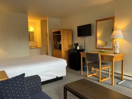 Chalet Inn Отели в г. Китимат