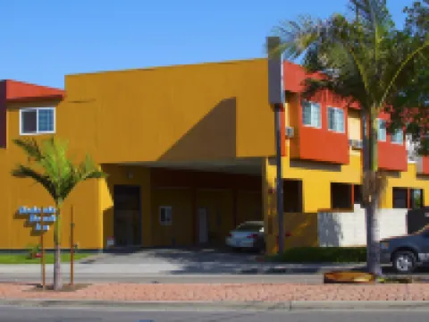 เรดอนโด บีช อินน์ โรงแรมในกาดินา