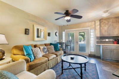 One Bedroom Suite #1 Island Hideaway Photo