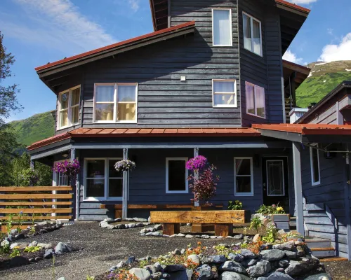 Ski Inn Hotels near Bear Cub