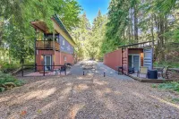 Steps to Foothills Trail Unique Carbonado Studio - Apartments
