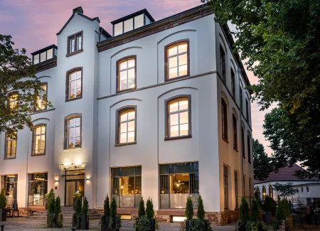 Esplanade Saarbrücken Отели рядом с достопримечательностью «Университет Саара»