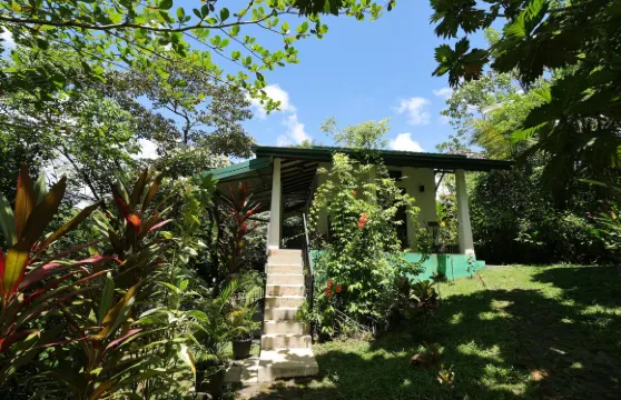 辛哈拉加河旅館