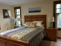 Sunny open house. Lrg Deck. Lndscpd 1 acre lot w stone patio.