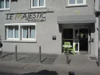 Hotel le Majestic Canet Plage Ξενοδοχεία στην πόλη Canet-en-Roussillon