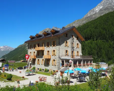 Aiguille de La Tza Hotels in Evolene