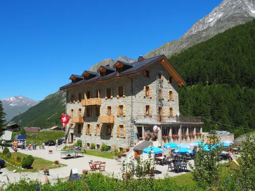 Aiguille de La Tza Hotels in Evolene