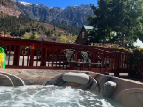 The River's Edge Motel Lodge & Resort Hotels in Ouray County