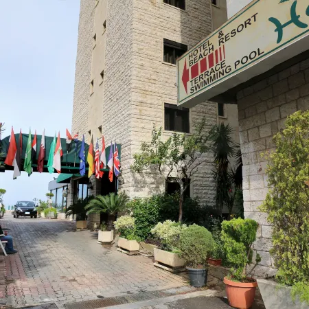 Holiday Suites Hotel & Beach Resort