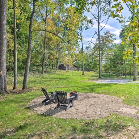 Peaceful 'Creekside North' Studio w/ Fire Pit