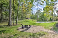 Peaceful 'Creekside North' Studio w/ Fire Pit - Apartments