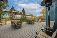 7 Mi to Bass Lake! Spacious 'Mudge Ranch Retreat' - 3-Star