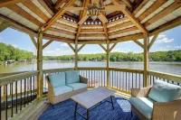 Lakefront Vacation Rental w/ Views & Hot Tub! - Wifi