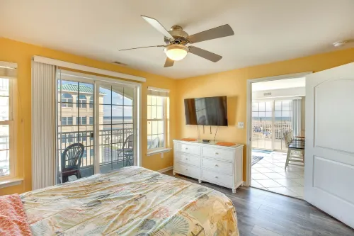 North Wildwood Condo - Beach Across Street! - spa
