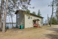 Private Dock Lakefront Family Home in Outing - parking
