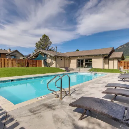 Cozy Condo Near Golf, 7 Mi to Big Sky Resort!