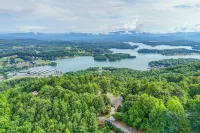 Million-Dollar Views & Patio: Hiawassee Hideaway - 4-Star