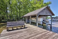 Lakefront Milledgeville Cabin Private Dock, Porch - WiFi
