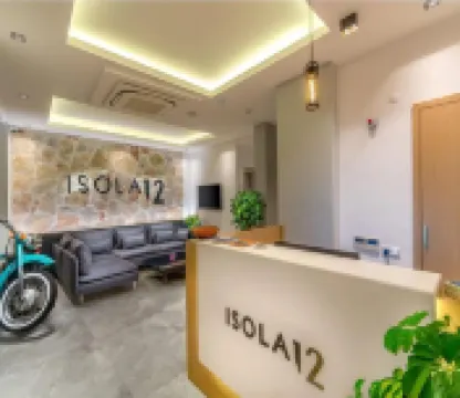 Isola 12 Hotel