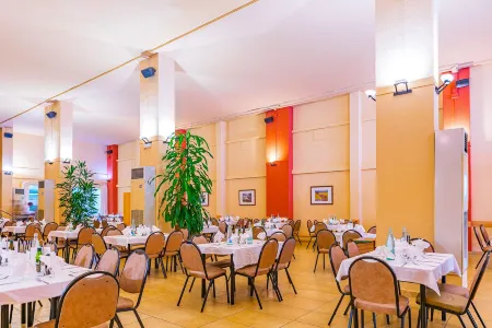 Xon's Platja HA Отели рядом с достопримечательностью «Windoor Real Fly»