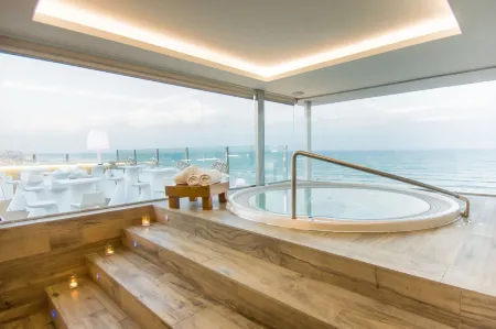 Hotel Meridional Отели рядом с достопримечательностью «Platja Centre»