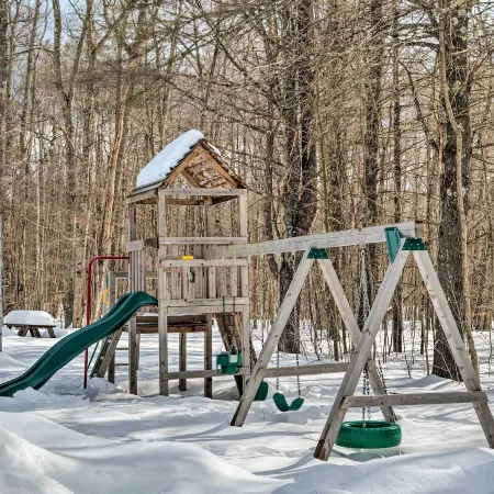 Cozy Conway Area Home about 4 Mi to Cranmore Mountain!