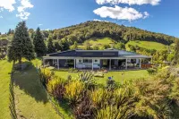 City Lights Boutique Lodge Hotels in Western Heights