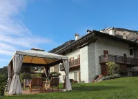Garnì Fonte dei Veli Hotel in zona Rifugio Cima D'Asta Ottone Brentari (C.A.I.)